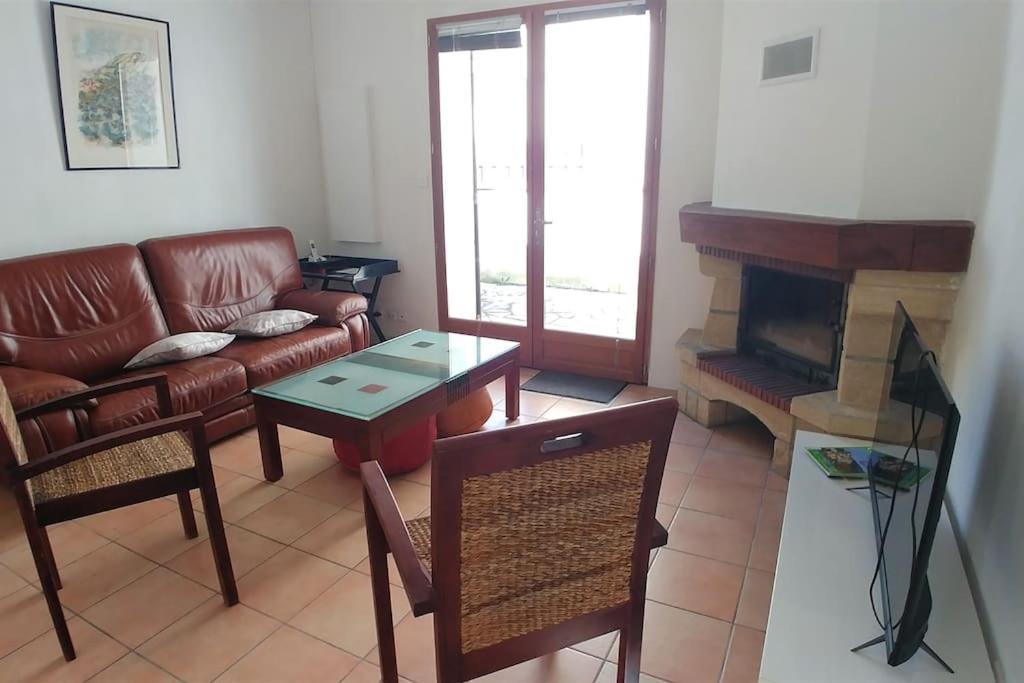 Comme A La Maison Cenon Exteriör bild