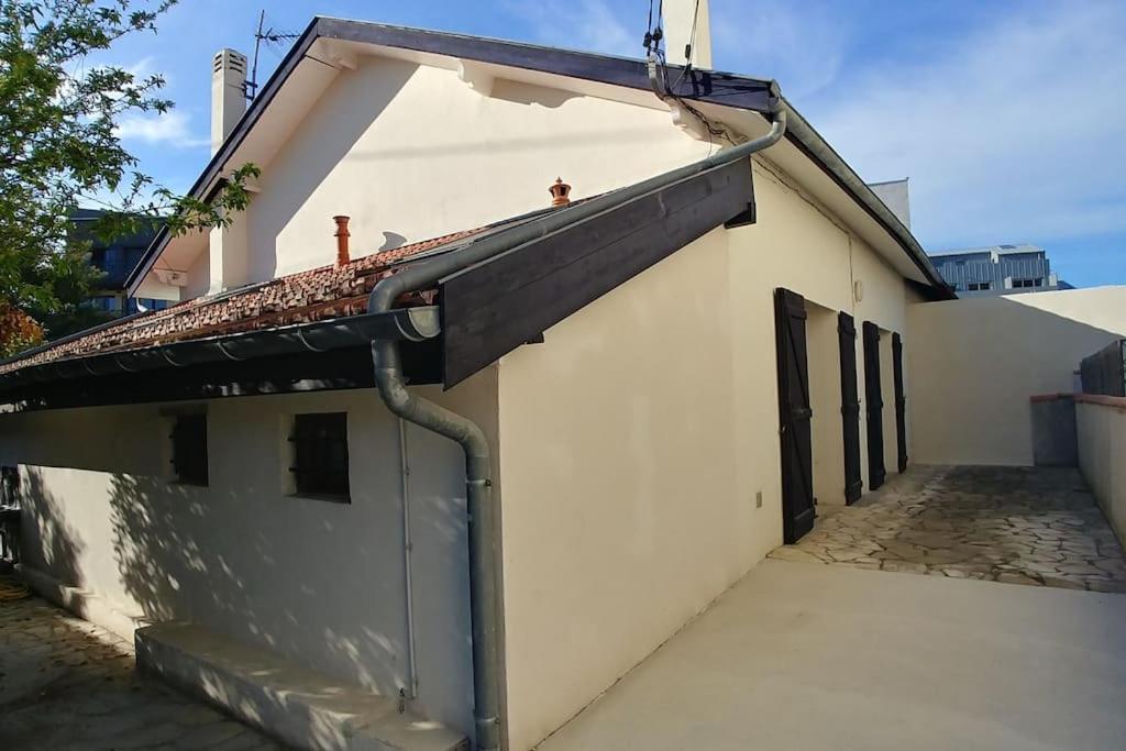 Comme A La Maison Cenon Exteriör bild